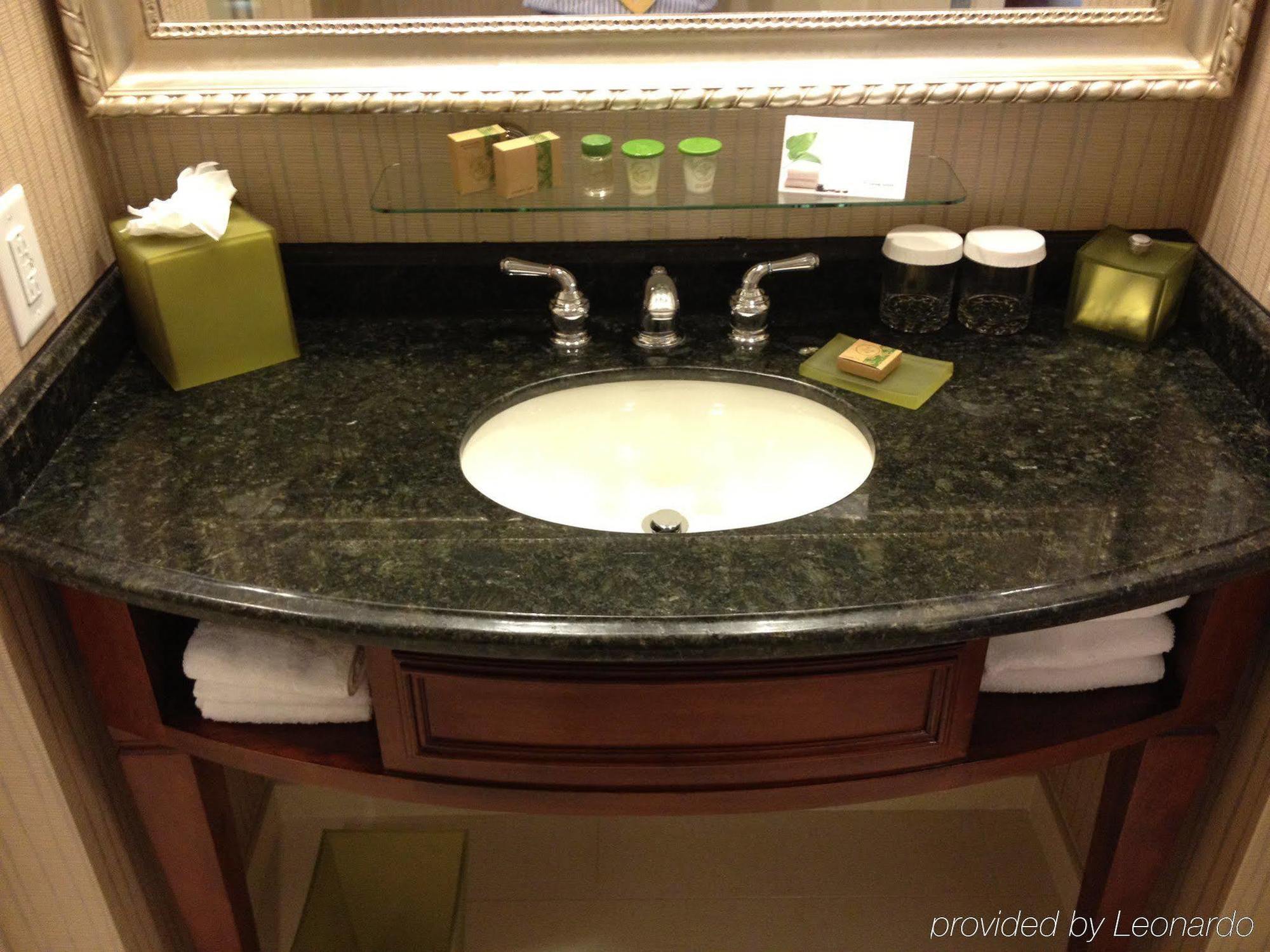 צ'רלסטון Town & Country Inn And Suites חדר תמונה
