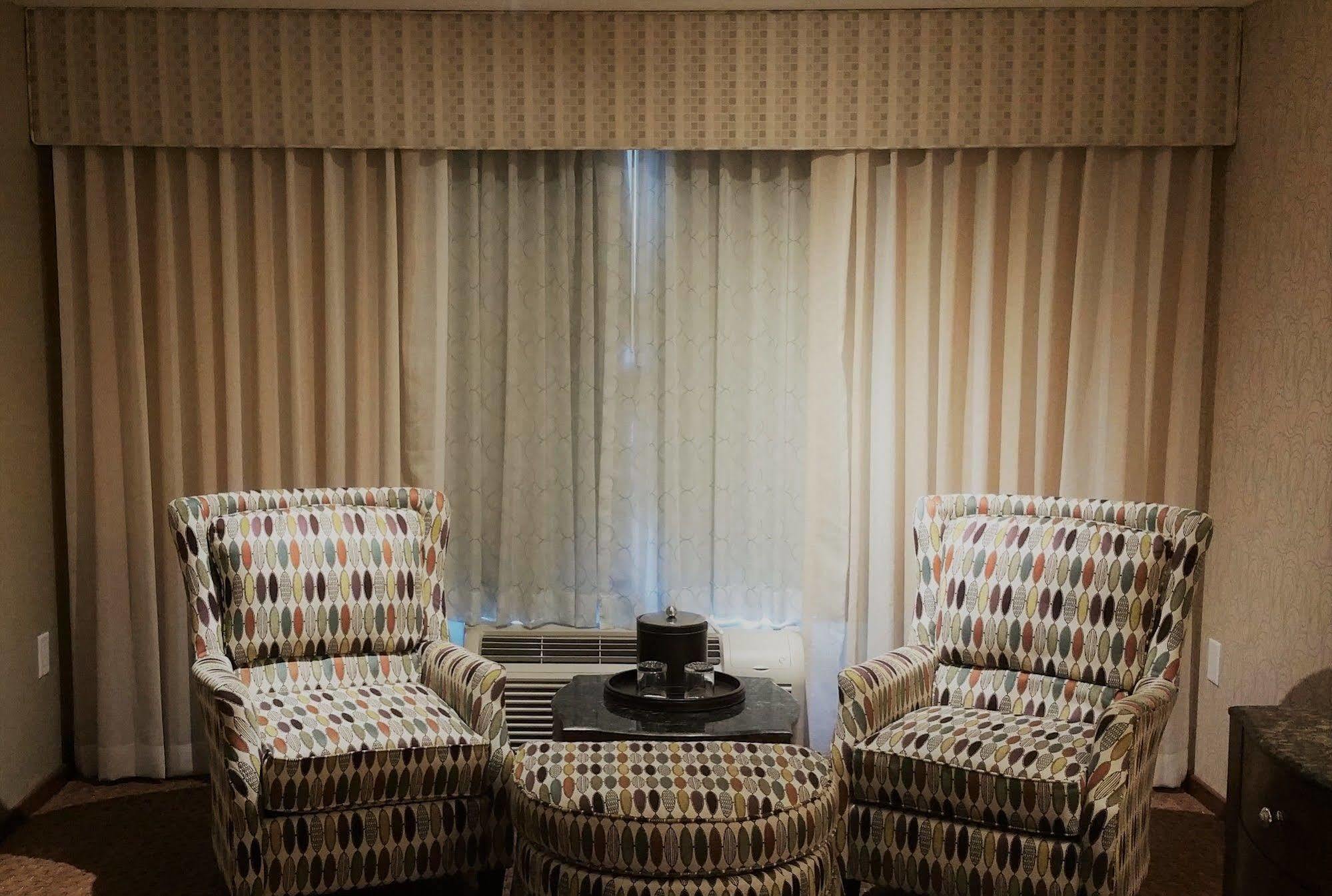 צ'רלסטון Town & Country Inn And Suites מראה חיצוני תמונה