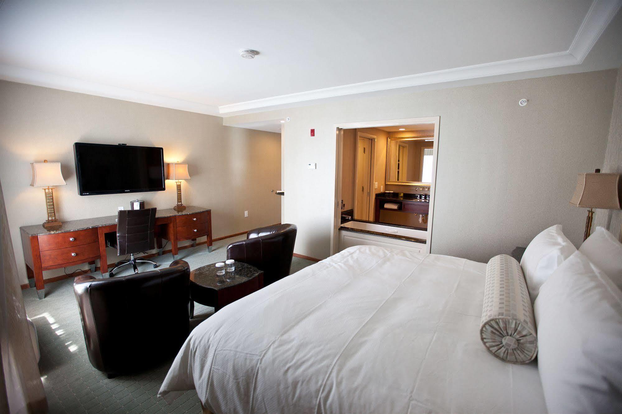 צ'רלסטון Town & Country Inn And Suites מראה חיצוני תמונה
